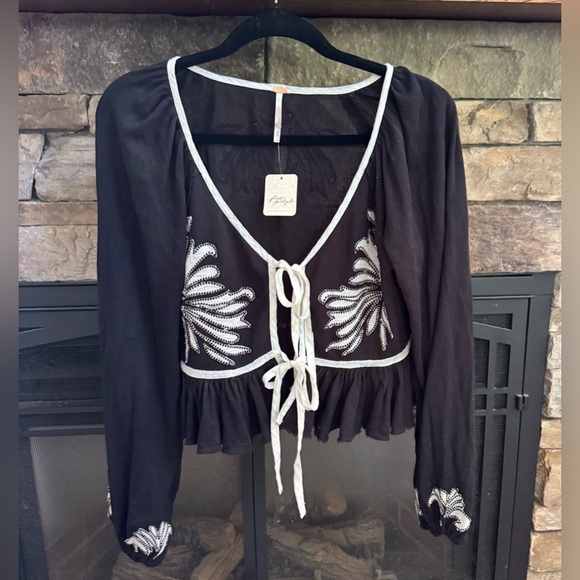 FREE PEOPLE
Lookout Top NWT - Picture 5 of 5